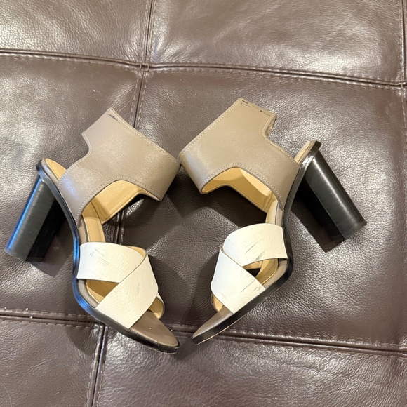 GOOD CONDITION, SIZE 6.5, CHARLES & DAVID SANDALS - Picture 2 of 5